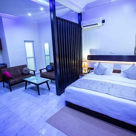 Apartment 79 Hotel & Suite Ikeja Esterno foto