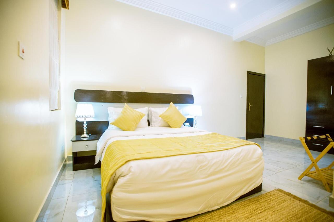 Apartment 79 Hotel & Suite Ikeja Esterno foto