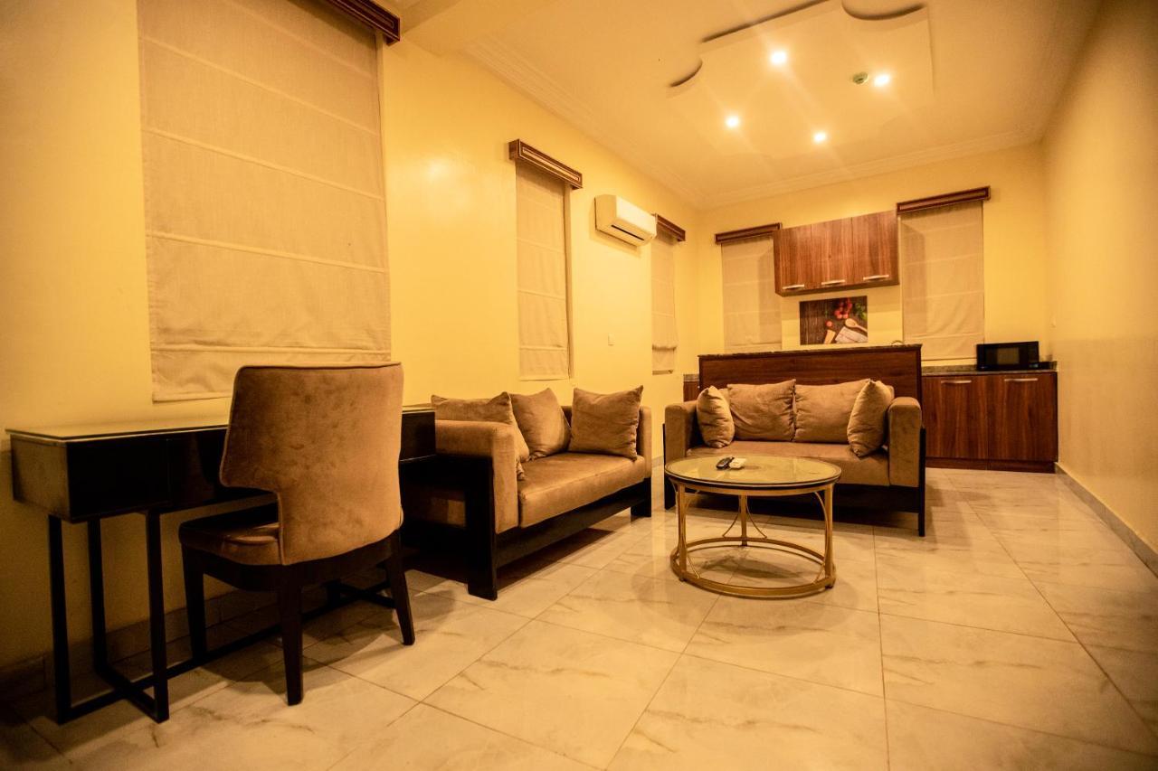 Apartment 79 Hotel & Suite Ikeja Esterno foto
