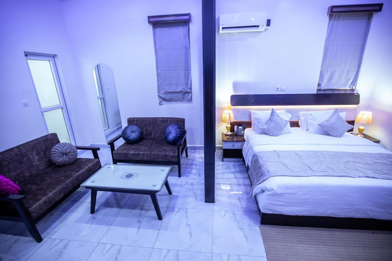 Apartment 79 Hotel & Suite Ikeja Esterno foto
