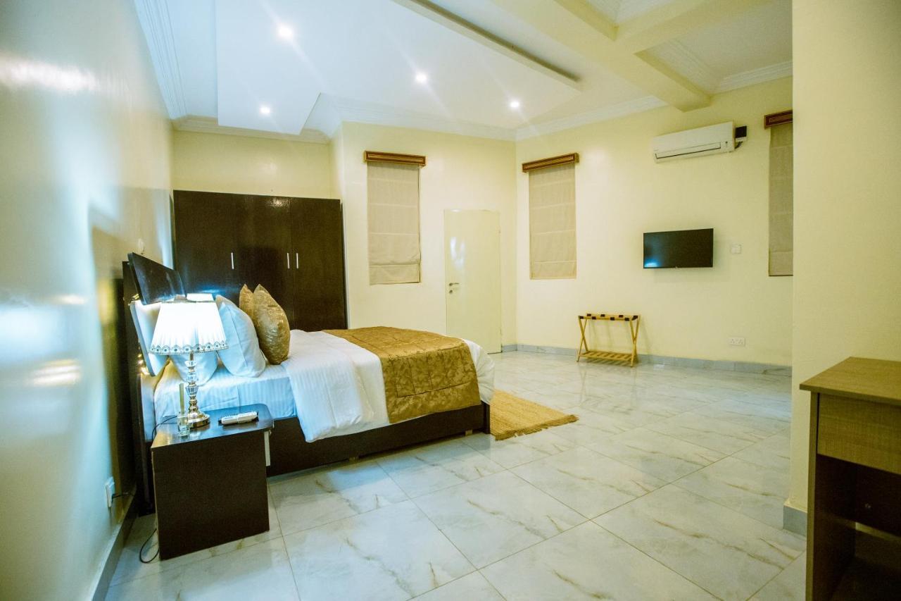 Apartment 79 Hotel & Suite Ikeja Esterno foto