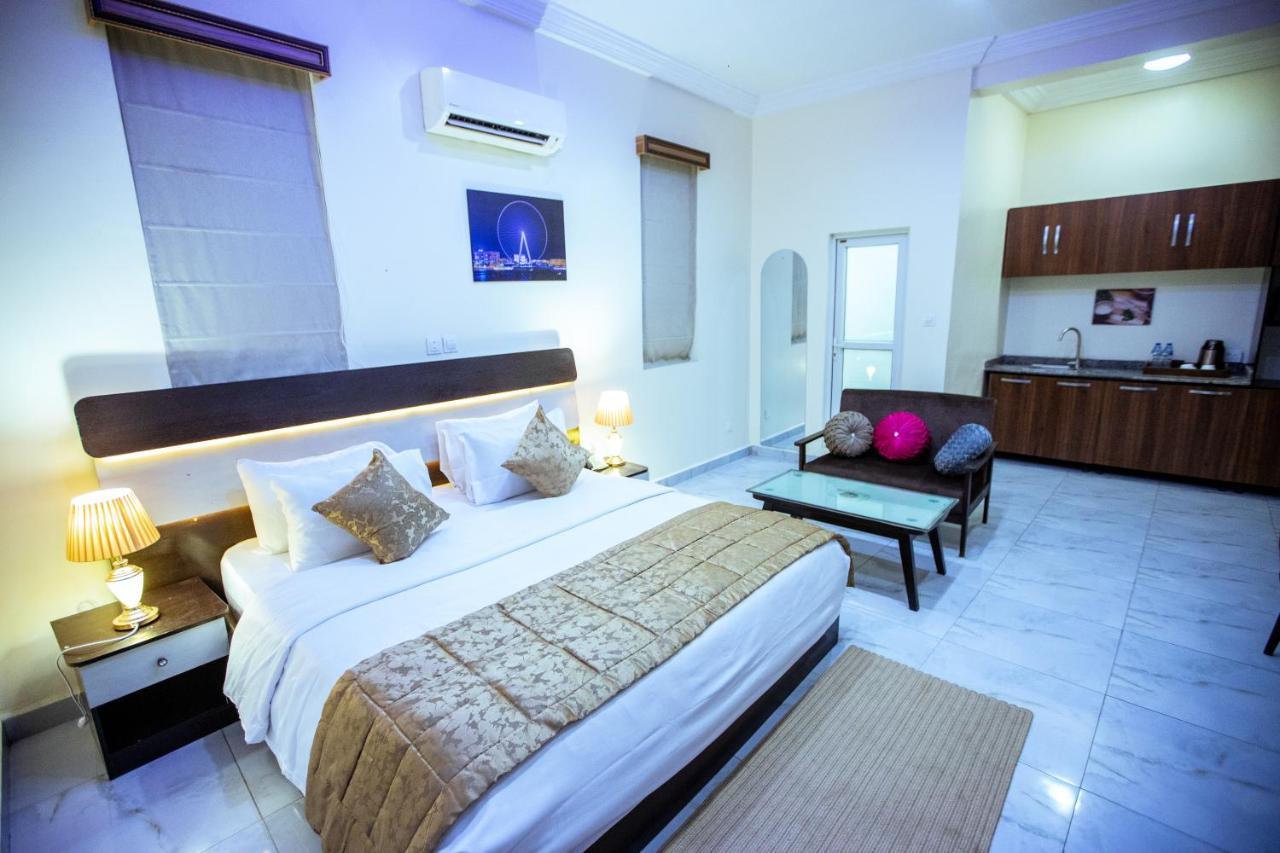Apartment 79 Hotel & Suite Ikeja Esterno foto