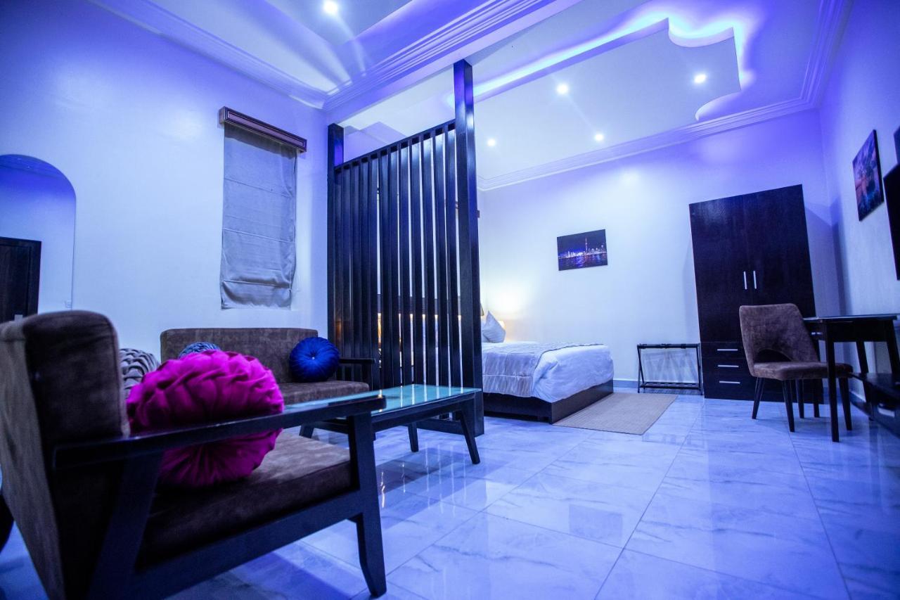 Apartment 79 Hotel & Suite Ikeja Esterno foto