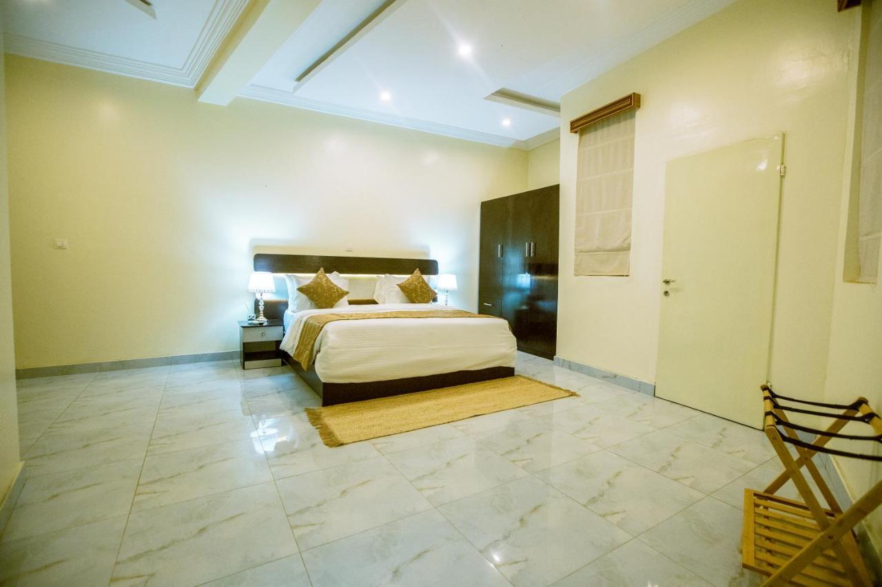 Apartment 79 Hotel & Suite Ikeja Esterno foto