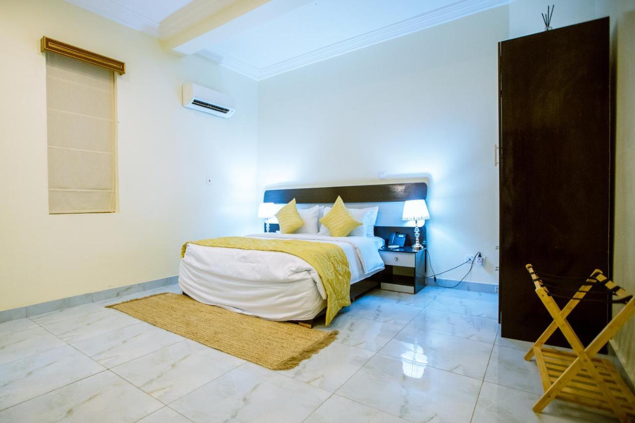 Apartment 79 Hotel & Suite Ikeja Esterno foto
