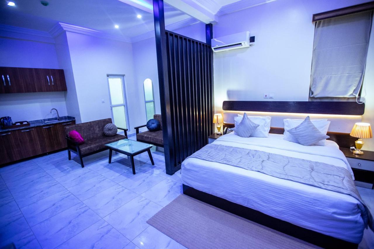 Apartment 79 Hotel & Suite Ikeja Esterno foto