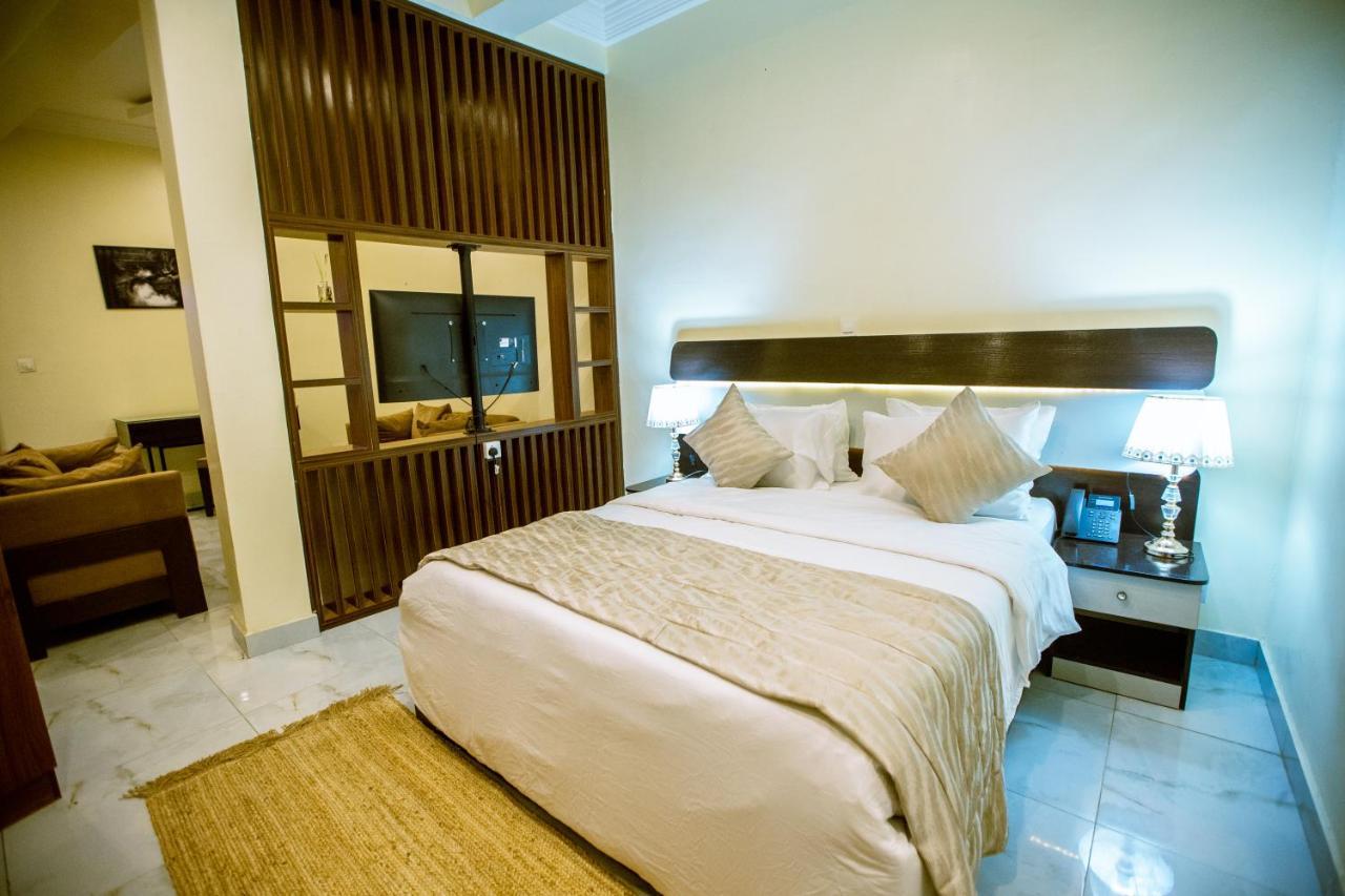 Apartment 79 Hotel & Suite Ikeja Esterno foto