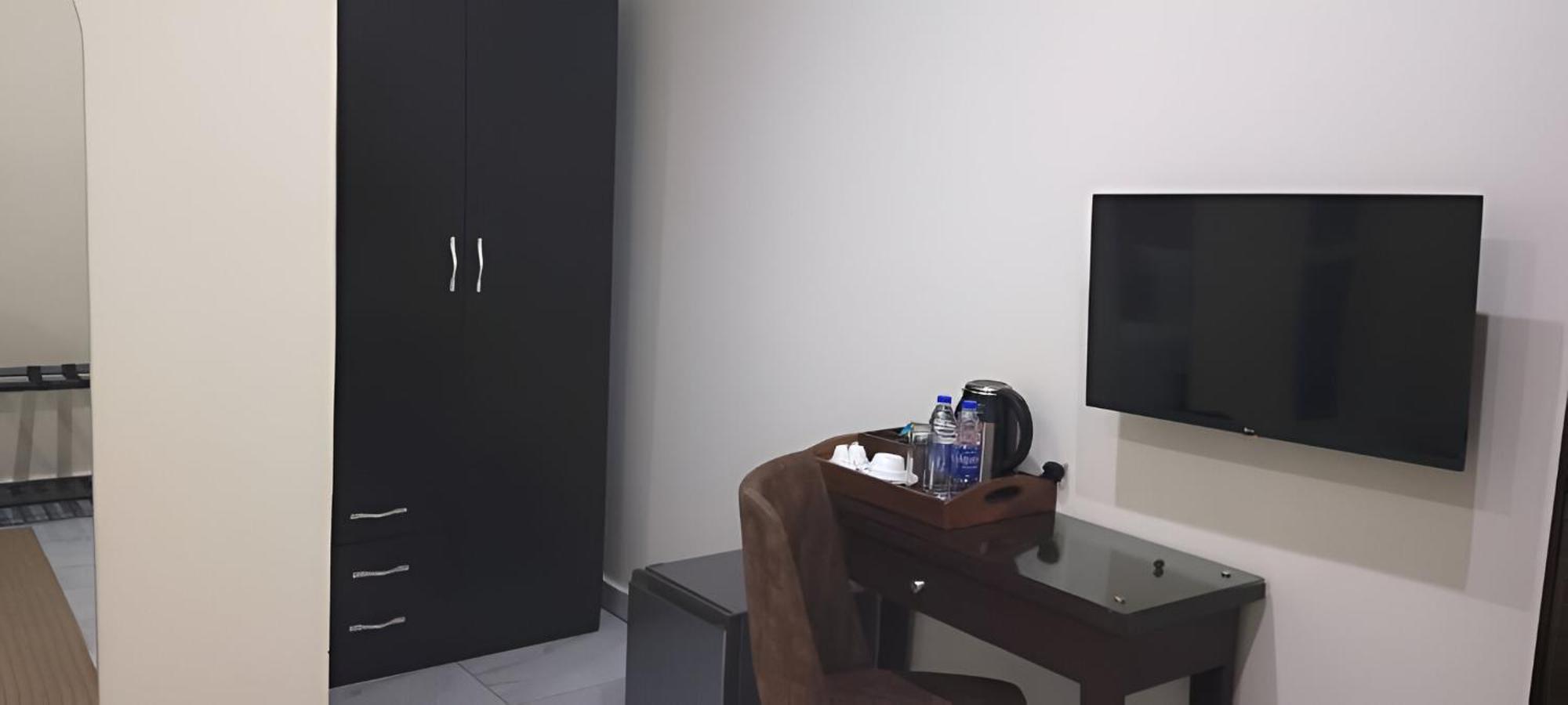 Apartment 79 Hotel & Suite Ikeja Esterno foto